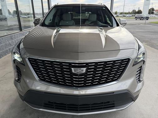 2022 Cadillac XT4 Premium Luxury
