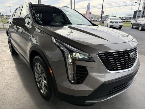 2022 Cadillac XT4 Premium Luxury