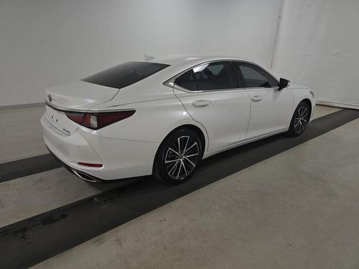 2025 Lexus ES 350 Base