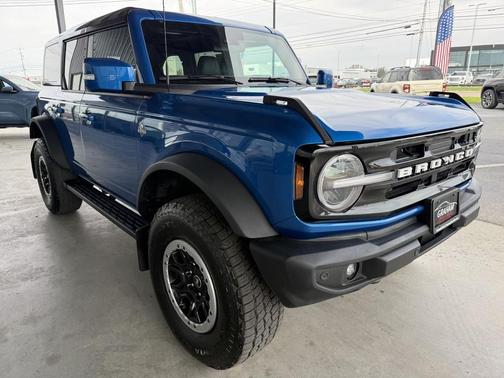 Velocity Blue Metallic 2024 Ford Bronco Outer Banks