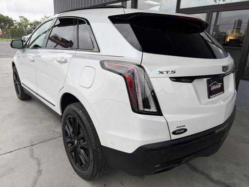 2022 Cadillac XT5 Sport
