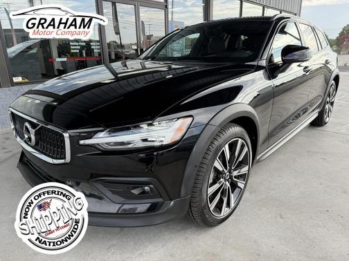 2022 Volvo V60 Cross Country T5