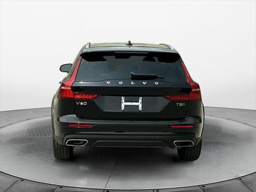 2022 Volvo V60 Cross Country T5