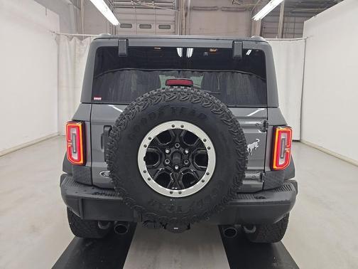 Carbonized Gray Metallic 2023 Ford Bronco Badlands