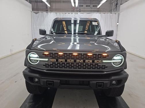 Carbonized Gray Metallic 2023 Ford Bronco Badlands