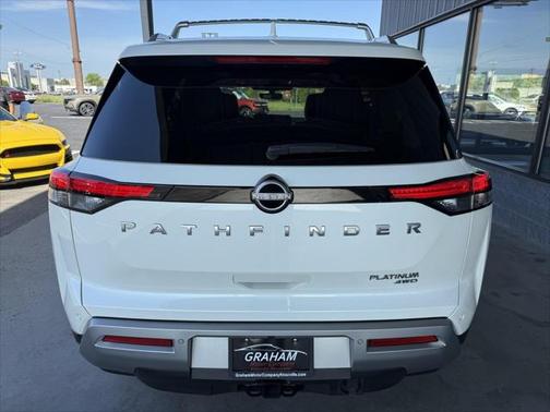 2023 Nissan Pathfinder Platinum 4WD