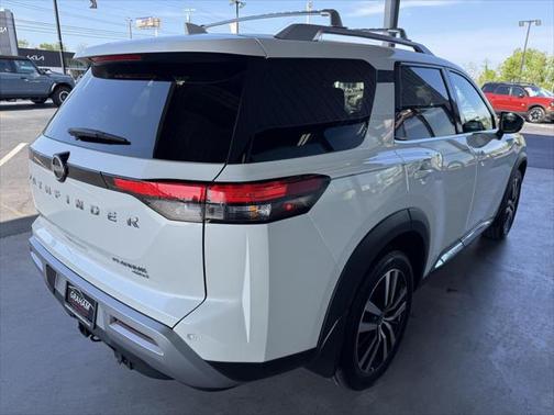 2023 Nissan Pathfinder Platinum 4WD