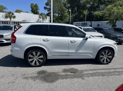 2022 Volvo XC90 T6 Inscription