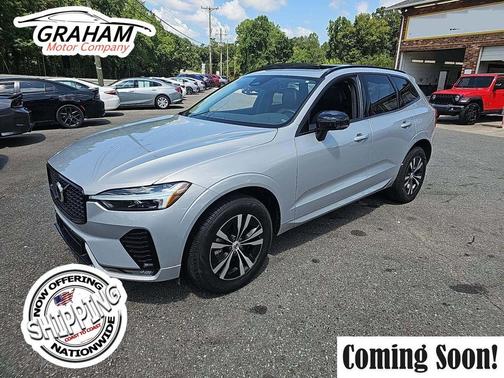 2024 Volvo XC60 B5 Core Dark Theme