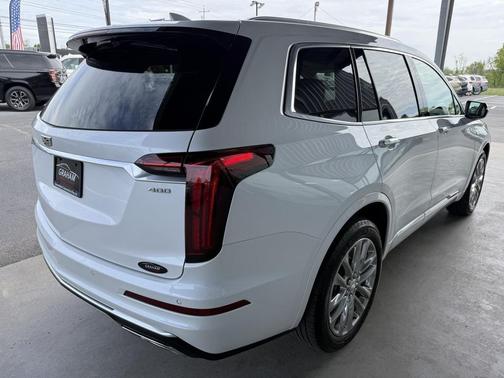 Crystal White Tricoat 2022 Cadillac XT6 Premium Luxury AWD