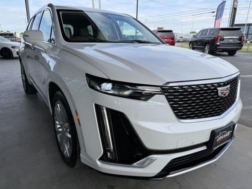 Crystal White Tricoat 2022 Cadillac XT6 Premium Luxury AWD