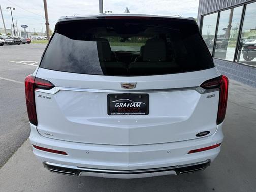 Crystal White Tricoat 2022 Cadillac XT6 Premium Luxury AWD