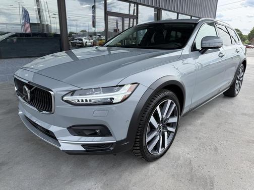 Gray 2024 Volvo V90 Cross Country B6 Ultimate