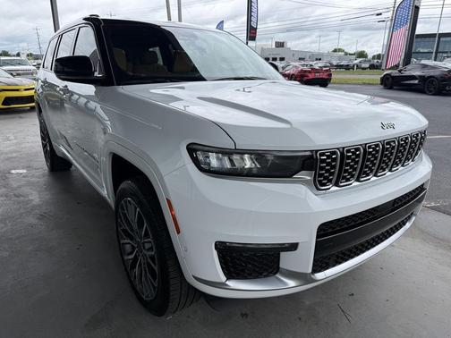 Diamond Black Crystal Pearlcoat 2023 Jeep Grand Cherokee L Summit Reserve