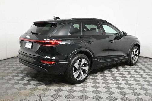 2025 Audi Q6 e-tron Premium Plus quattro