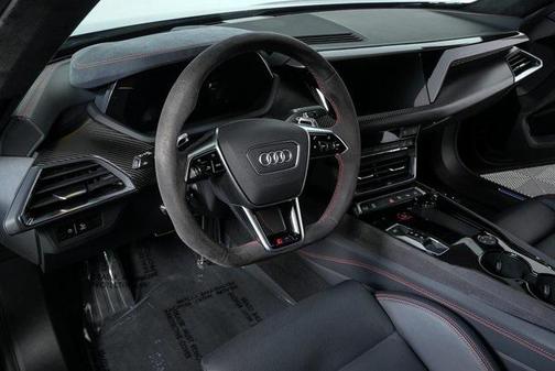 2022 Audi RS e-tron GT quattro