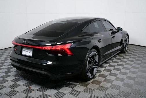 2022 Audi RS e-tron GT quattro