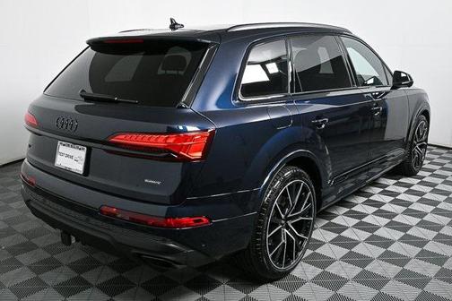 2025 Audi Q7 55 Premium Plus