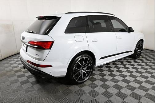2025 Audi Q7 55 Premium Plus