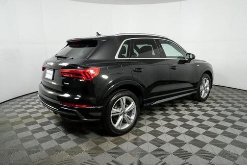 2022 Audi Q3 45 S line Premium