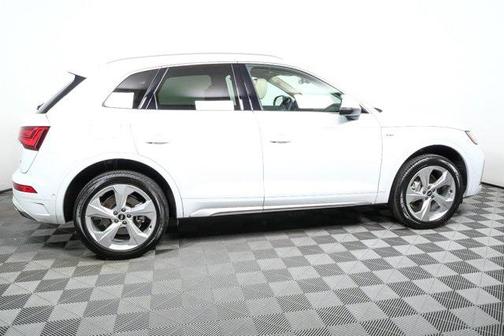 2023 Audi Q5 45 S line Prestige