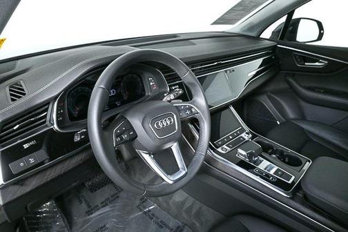 2023 Audi Q7 55 Premium Plus