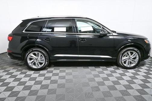 2023 Audi Q7 55 Premium Plus