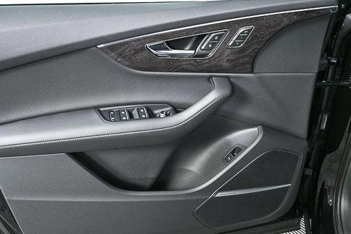 2023 Audi Q7 55 Premium Plus