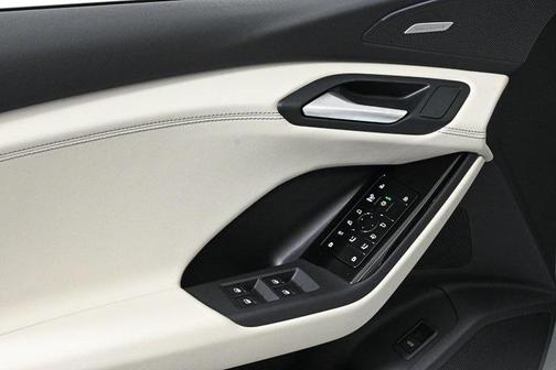 2025 Audi Q6 e-tron Premium Plus quattro