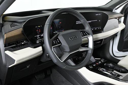 2025 Audi Q6 e-tron Premium Plus quattro