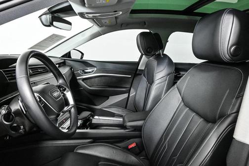 2021 Audi e-tron Prestige