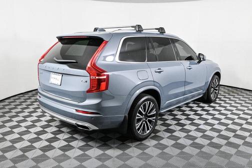 2020 Volvo XC90 T6 Momentum