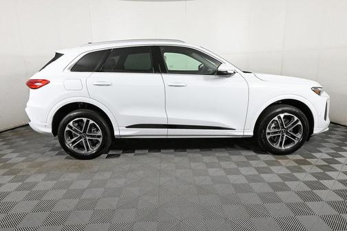 2025 Audi Q5 Premium