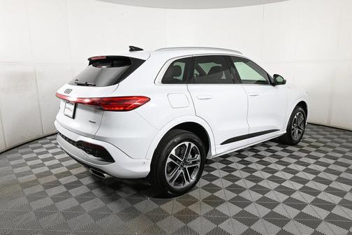 2025 Audi Q5 Premium