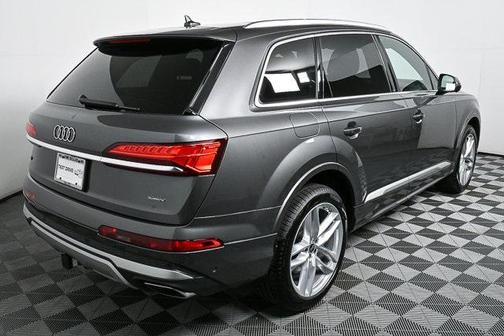 2025 Audi Q7 55 Premium Plus