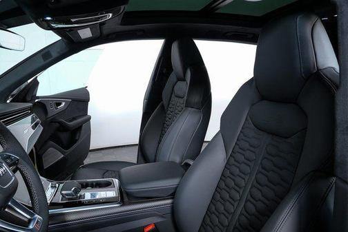 daytona gray pearl effect 2026 Audi RS Q8 4.0T