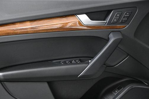 2023 Audi Q5 40 Premium