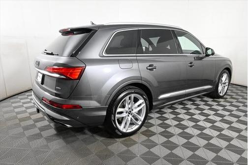 2025 Audi Q7 55 Premium Plus