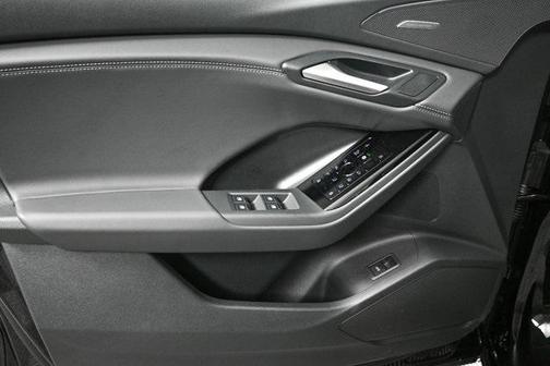 2025 Audi Q6 e-tron Prestige quattro