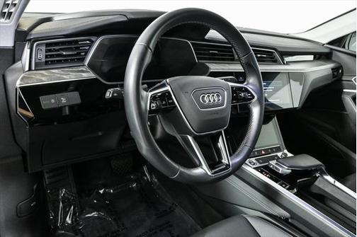 2022 Audi e-tron Sportback S line Premium
