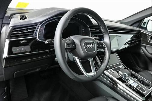 2025 Audi Q8 55 Premium