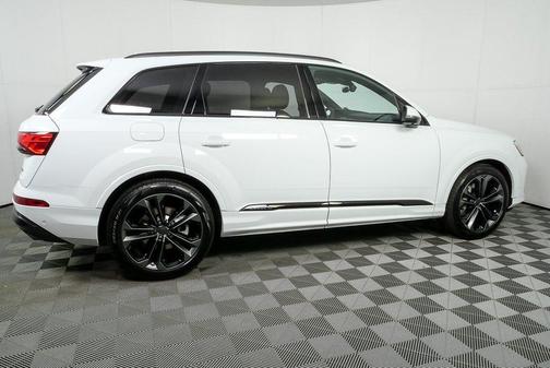 2026 Audi Q7 55 Premium Plus