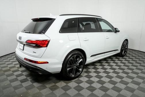 2026 Audi Q7 55 Premium Plus