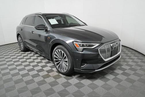 2019 Audi e-tron Premium Plus
