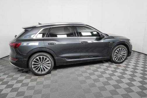 2019 Audi e-tron Premium Plus