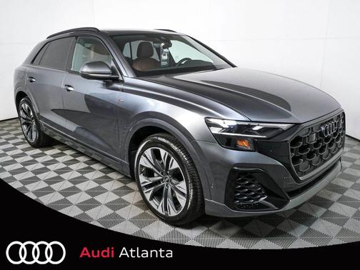Daytona Gray Pearl Effect 2026 Audi Q8 55 Premium Plus