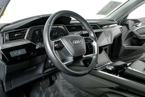 2021 Audi e-tron Premium