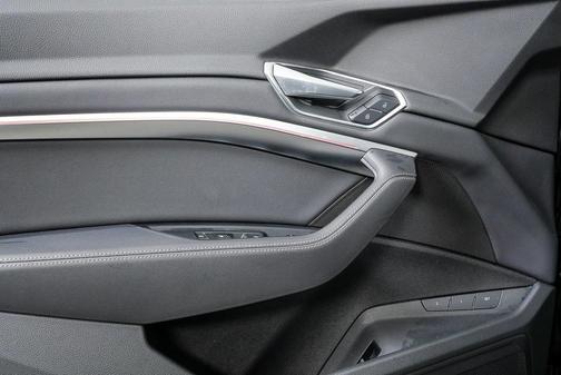 2021 Audi e-tron Premium