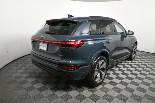 2025 Audi Q6 e-tron Premium quattro