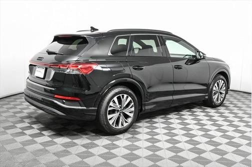 2025 Audi Q4 e-tron Premium 45 RWD